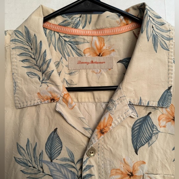 Tommy Bahama Size XL 100% Silk Hawaiian Camp Shirt Multicolor Floral Print - Picture 4 of 11